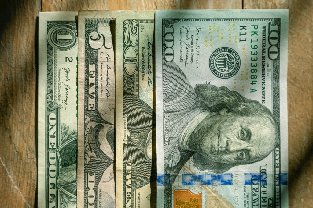 Making Business Payments in Dollars from Caracas: Tips for Choosing a Provider